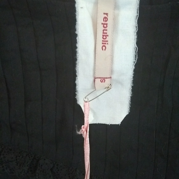 π₯π₯π₯ boutique by republic black lace skirt NWTπ₯ - Picture 3 of 6